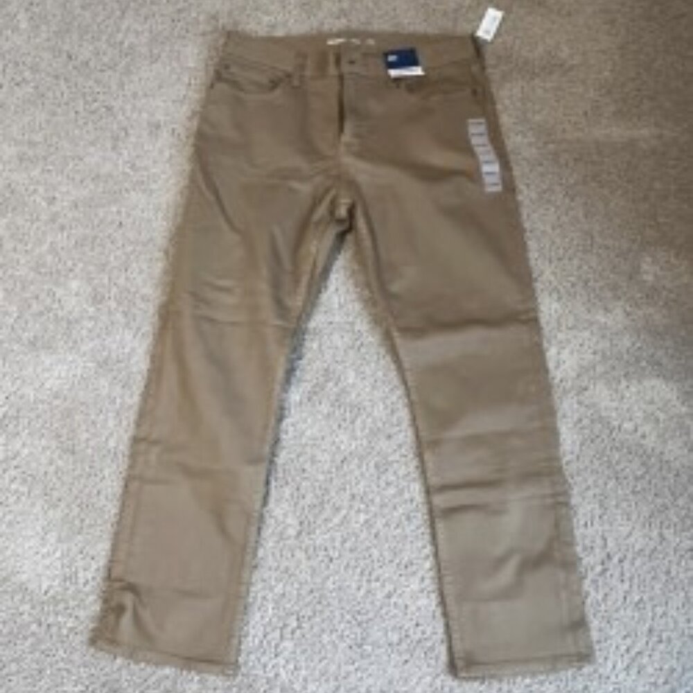 Men's Old Navy Khakis Size 34/30 NWT
